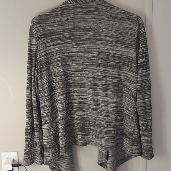 Black and White cardigan - Picture 2 of 5